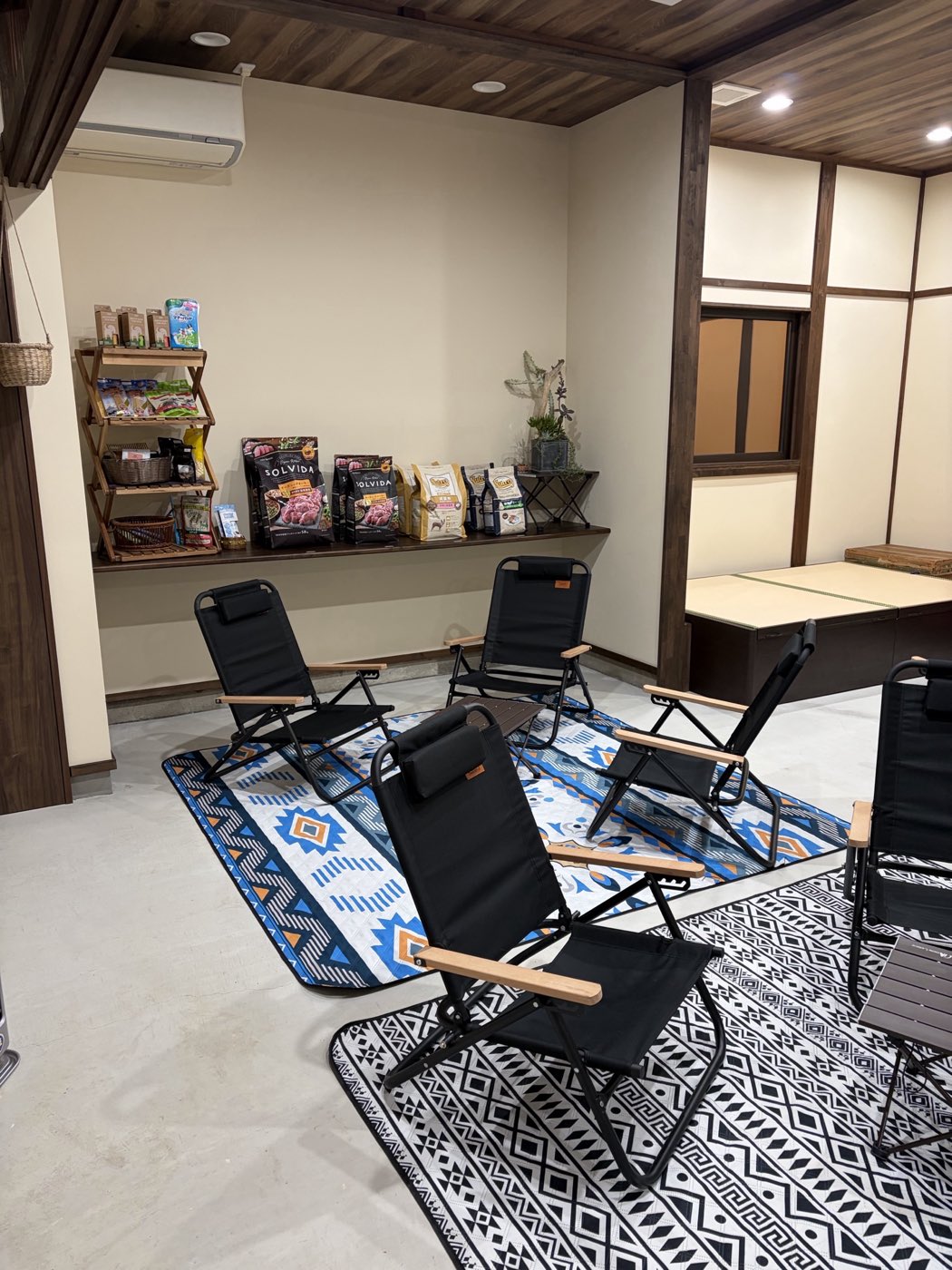 古民家カフェのくつろぎスペース